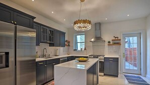 公寓 (3 Bedrooms) | 私人廚房 | 微波爐、烤箱、爐台、洗碗機