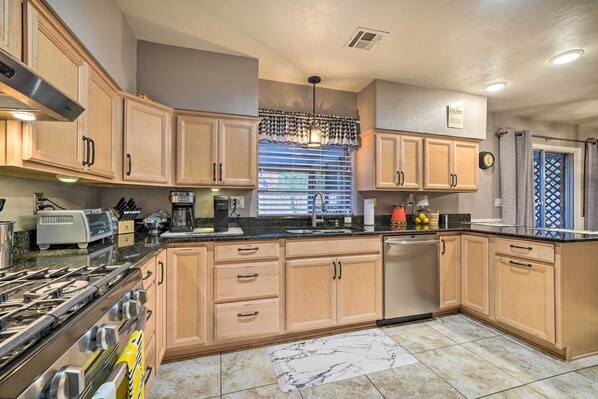 House (3 Bedrooms) | Interior