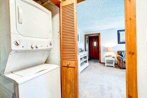 Cottage (2 Bedrooms) | Interior