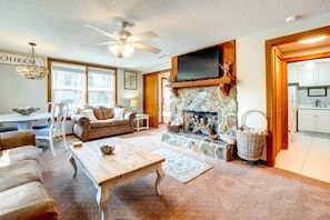 Front of property - Indian Rocks Beach Cottage, Walk to Beach! (Indian Rocks Beach)