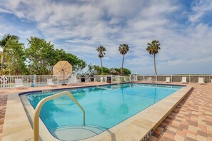 Apartment (1 Bedroom) | Front of property - Sunlit Longboat Key Escape w/ Private Resort Beach (Longboat Key)