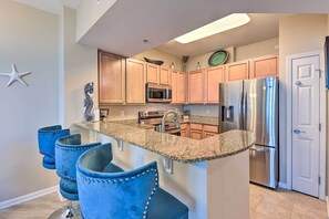Apartment (2 Bedrooms) | Interior - Modern Resort Condo With Balcony - Walk to Beach! (Destin)