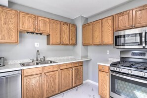 House (3 Bedrooms) | Interior