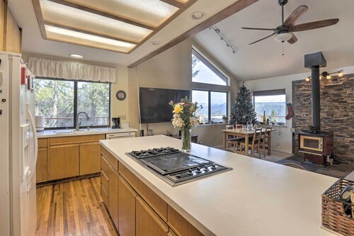 Homey Colfax Getaway w/ Private Hot Tub!