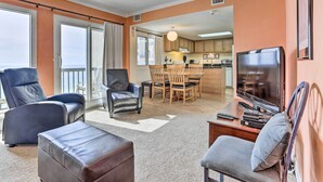 Video-game console - Oceanfront Condo w/ Stunning Views & Pool Access! (Panama City Beach)