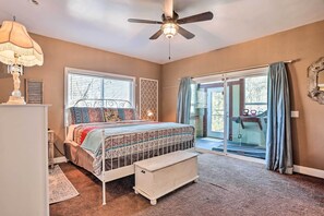 Interior - Lovely Lake Arrowhead Home w/ Private Hot Tub (Lake Arrowhead)