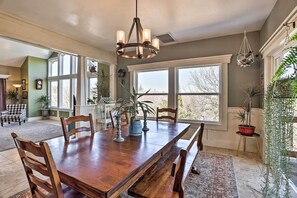 Interior - Lovely Lake Arrowhead Home w/ Private Hot Tub (Lake Arrowhead)