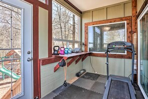 Cottage (3 Bedrooms) | Interior - Lovely Lake Arrowhead Home w/ Private Hot Tub (Lake Arrowhead)