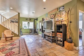 Interior - Lovely Lake Arrowhead Home w/ Private Hot Tub (Lake Arrowhead)