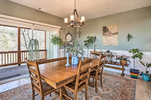 Interior - Lovely Lake Arrowhead Home w/ Private Hot Tub (Lake Arrowhead)