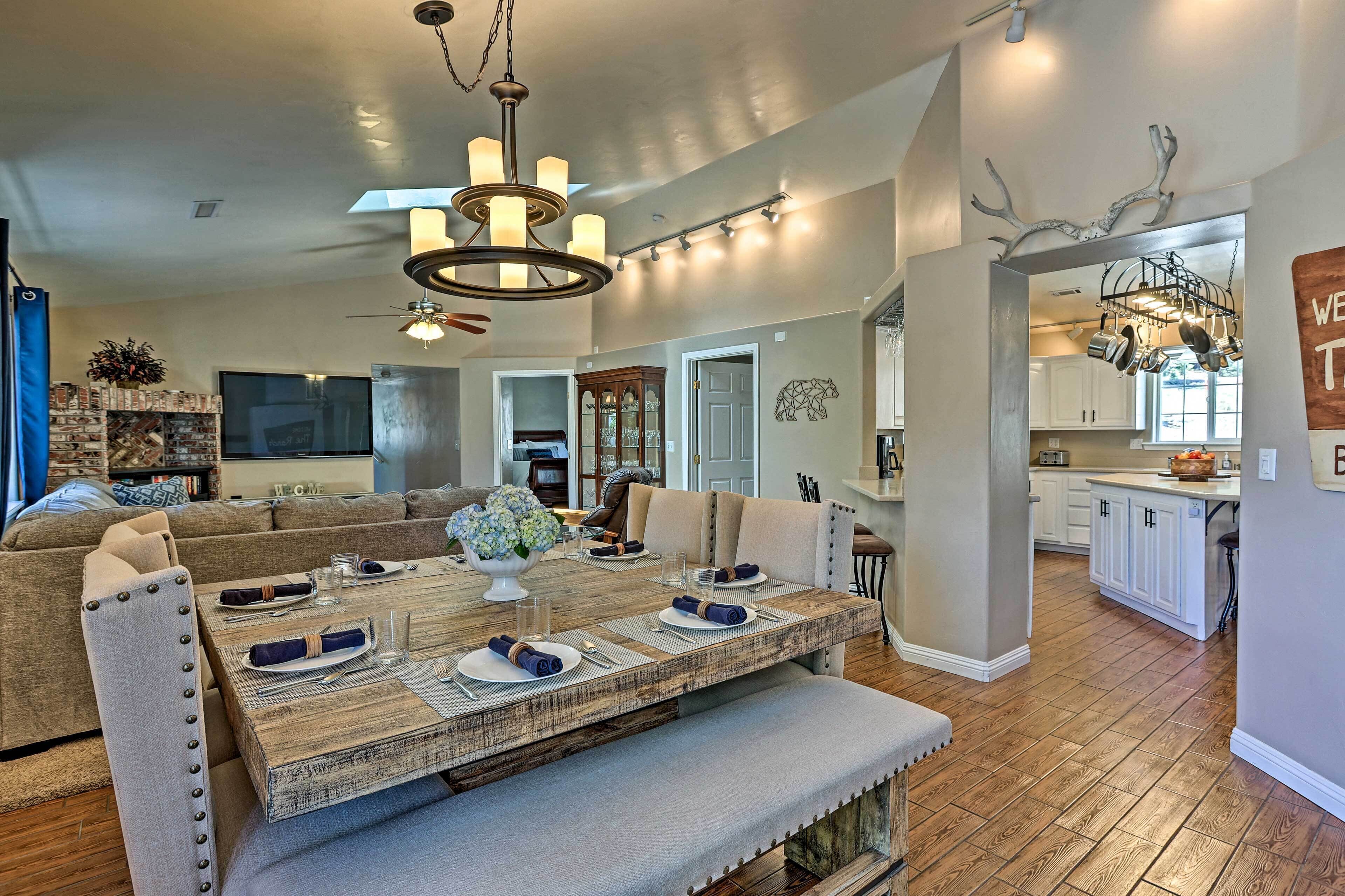 House (6 Bedrooms) | Interior