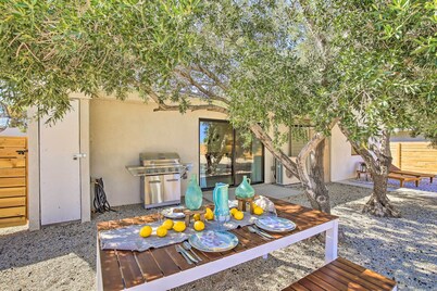 Modern Joshua Tree Bungalow With Fire Pit & Bbq!