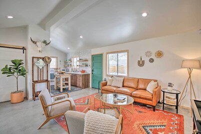 Modern Joshua Tree Bungalow With Fire Pit & Bbq!