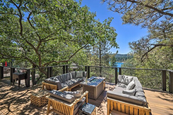 House (4 Bedrooms) | Front of property - Airy Alpine Getaway w/ Lake Arrowhead Views! (Lake Arrowhead)