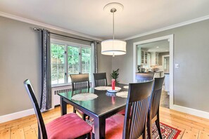 House (3 Bedrooms) | Interior