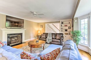 House (3 Bedrooms) | Front of property - Grand Worcester Getaway w/ Large Private Yard! (Worcester)