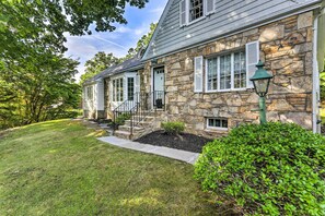 House (3 Bedrooms) | Interior - Grand Worcester Getaway w/ Large Private Yard! (Worcester)