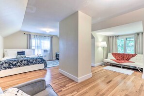 House (3 Bedrooms) | Interior - Grand Worcester Getaway w/ Large Private Yard! (Worcester)