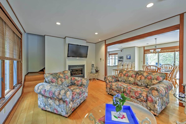 House (3 Bedrooms) | Interior - Walk to Beach! Hyannis Family Haven w/ Deck (Hyannis)