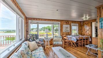 Cottage (2 Bedrooms) | Interior