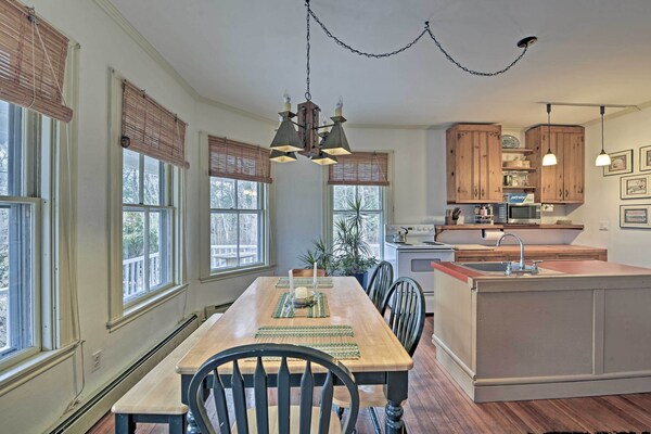 Easy Access To Beaches: Vineyard Haven House - Edgartown, MA