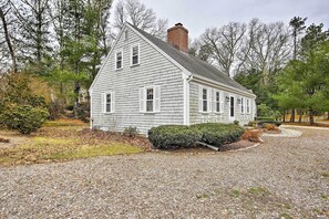 House (4 Bedrooms) | Interior - 2 Mi to Shore: Home w/ BBQ & Beach Gear in Mashpee (Mashpee)