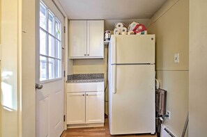 Interior - Steps to Cape Cod Canal: Buzzards Bay Home (Buzzards Bay)