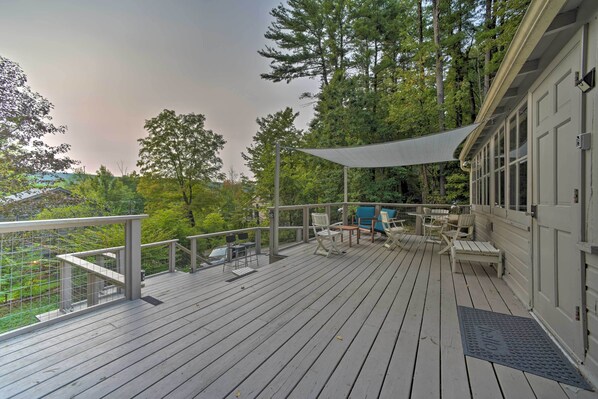 House (2 Bedrooms) | Interior - Cozy Stockbridge Cabin - Walk to Beach & Lake! (Stockbridge)