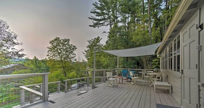 Cozy Stockbridge Cabin - Walk to Beach & Lake!