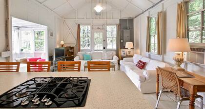 Cozy Stockbridge Cabin - Walk to Beach & Lake!