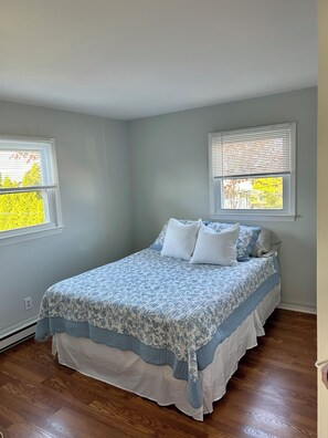 2 bedrooms, iron/ironing board, WiFi, bed sheets - 2-Bedroom Apartment in the quaint shore town of Avon-By-The-Sea! (Avon By The Sea)