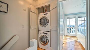 Apartment (2 Bedrooms) | Bahagian dalam