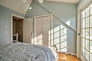 Apartment (2 Bedrooms) | Interior - Ocean View + Beach Access: Cape Cod Townhome (Mashpee)