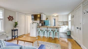 Cottage (2 Bedrooms) | Interior