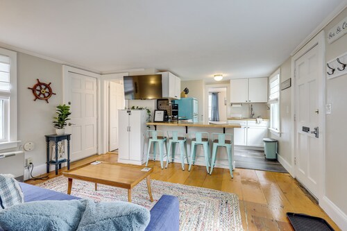 1 Mi to Ferry: 'sea Street Cottage' in Hyannis