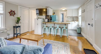 1 Mi to Ferry: 'sea Street Cottage' in Hyannis