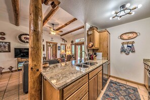 Apartment (3 Bedrooms) | Interior - Comfy 'aspen Ridge' Home ~ 3 Mi to Ski Lifts (Cloudcroft)