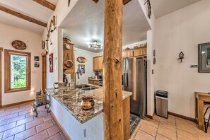 Apartment (3 Bedrooms) | Interior - Comfy 'aspen Ridge' Home ~ 3 Mi to Ski Lifts (Cloudcroft)