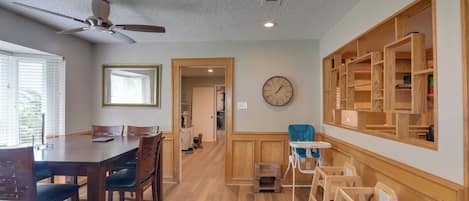 House (4 Bedrooms) | Interior