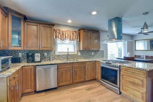 Lake Access & Pool: Spacious Freeport Home!