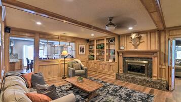 House (4 Bedrooms) | Interior