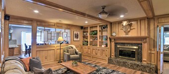 Lake Access & Pool: Spacious Freeport Home!