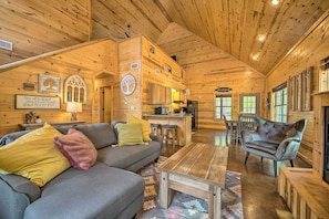 Interior - Cabin w/ Hot Tub & Games, 4 Mi to Beavers Bend! (Broken Bow)