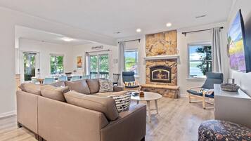 Rumah (6 Bedrooms) | Bagian depan properti