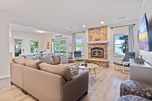 Rumah (6 Bedrooms) | Bagian depan properti