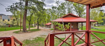 Cozy Colorado Cabin w/ Deck, Grill & River Access!