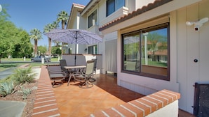 Apartment (3 Bedrooms) | Interior - Townhome w/ Pool Access, Near Dtwn Palm Springs! (Palm Springs)