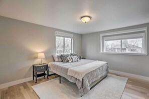 House (3 Bedrooms) | Interior - Family-friendly Redmond Getaway: Walk to Dtwn (Redmond)