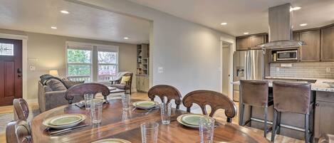 House (3 Bedrooms) | Interior