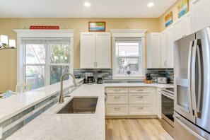 Apartment (3 Bedrooms) | Interior - Bright & Modern Townhome: Steps to Miramar Beach! (Miramar Beach)